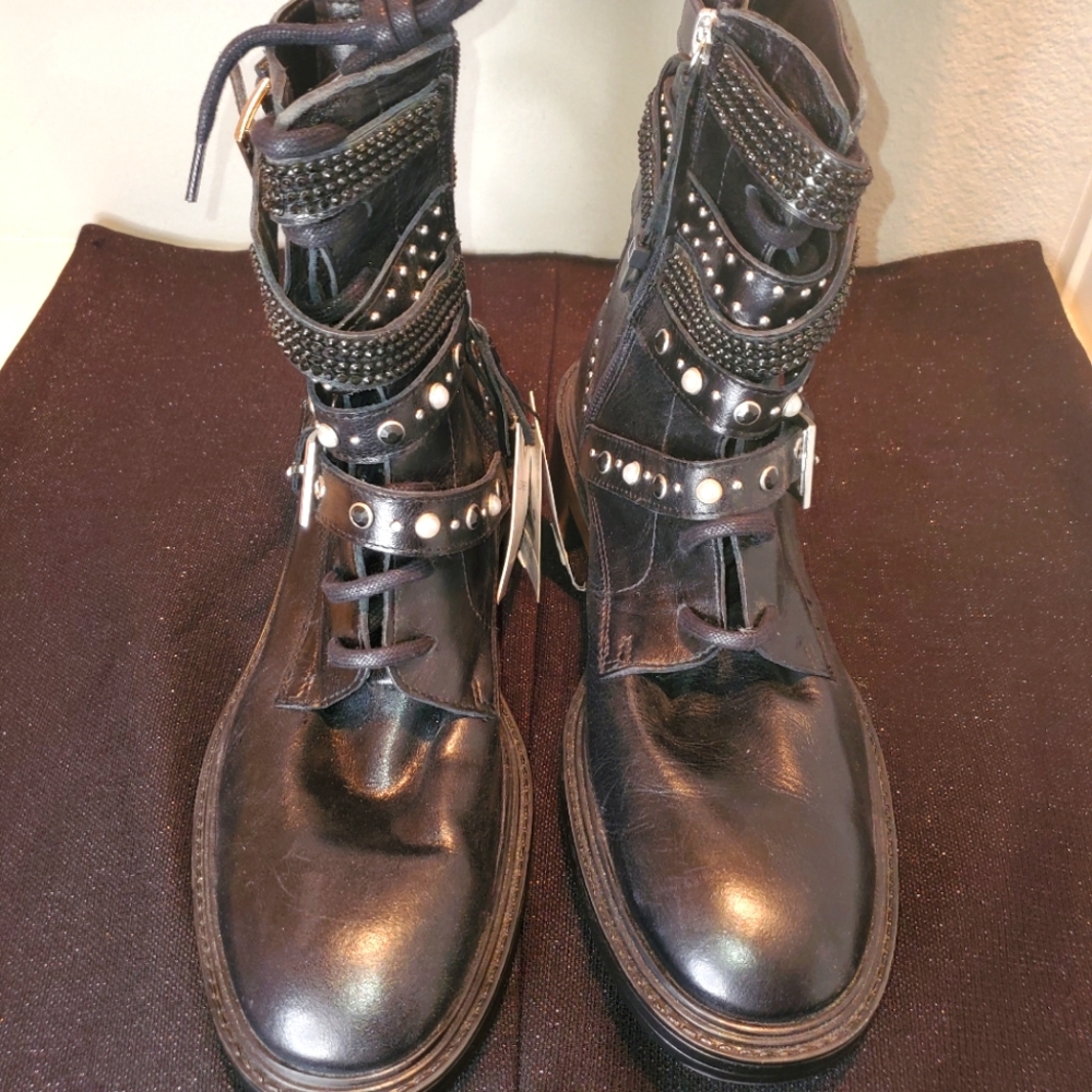 Detailed Biker Boots